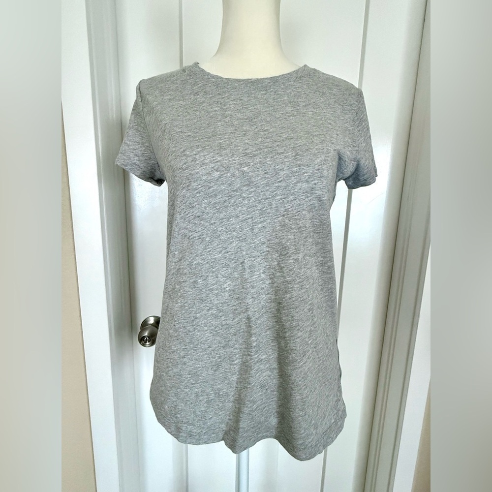 Athleta Organic Daily Crew Tee XS – Grey Heather, 100% Cotton, Short Sleeve